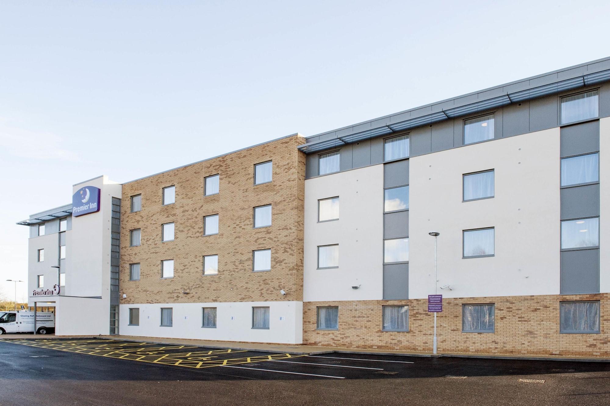 Vista Exterior Premier Inn Wrexham City Centre