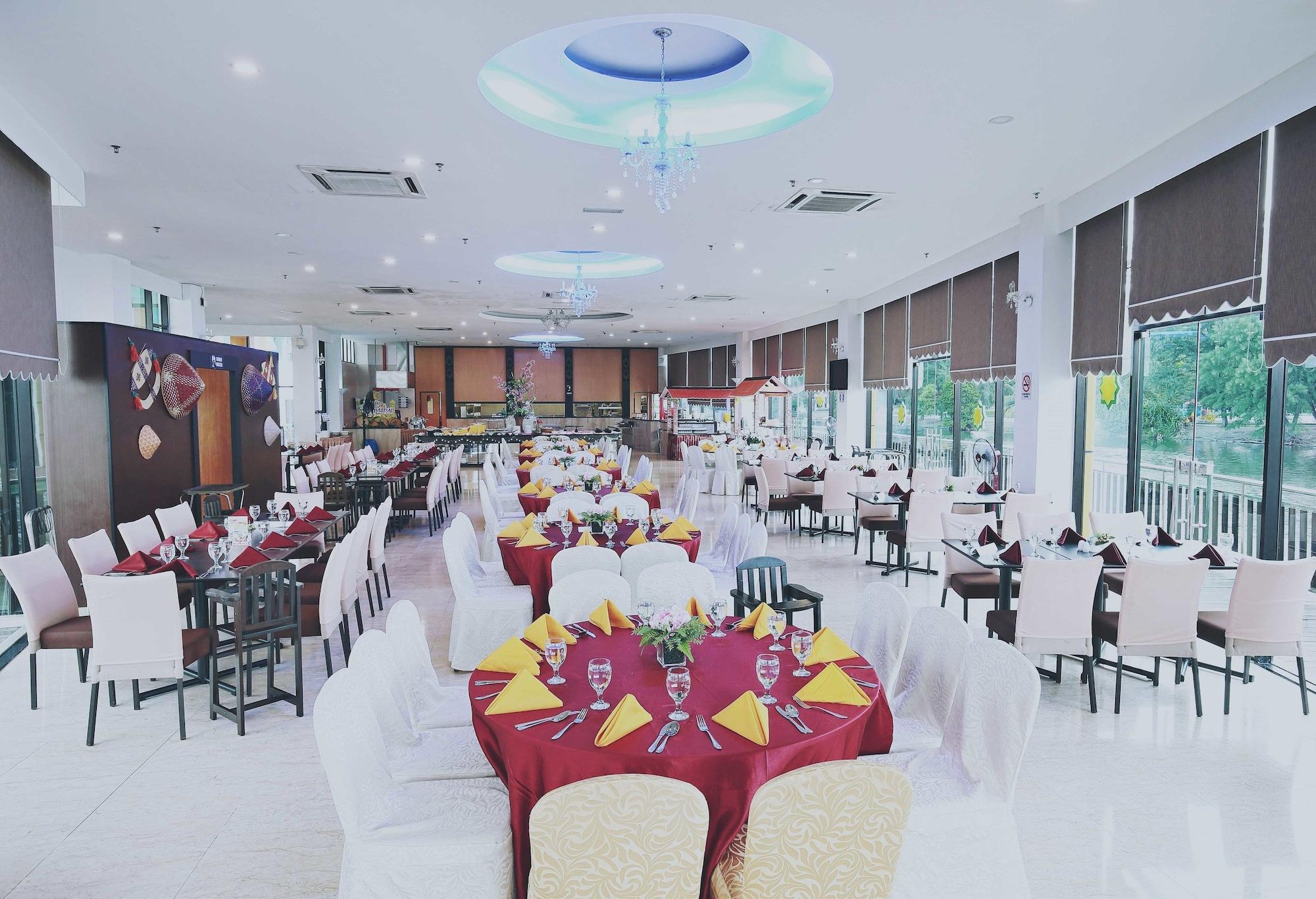 Restaurant The Regency Waterfront Hotel