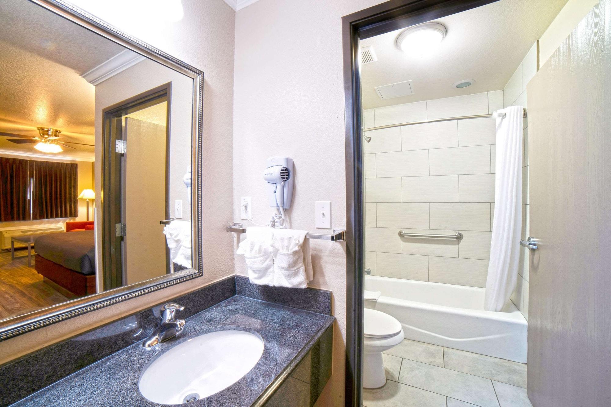 Habitación Econo Lodge Inn & Suites Corpus Christi