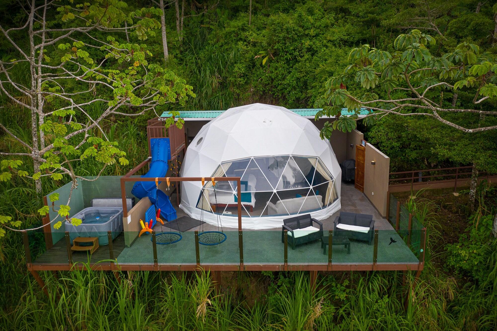 Vista Exterior Chira Glamping Resort Monteverde
