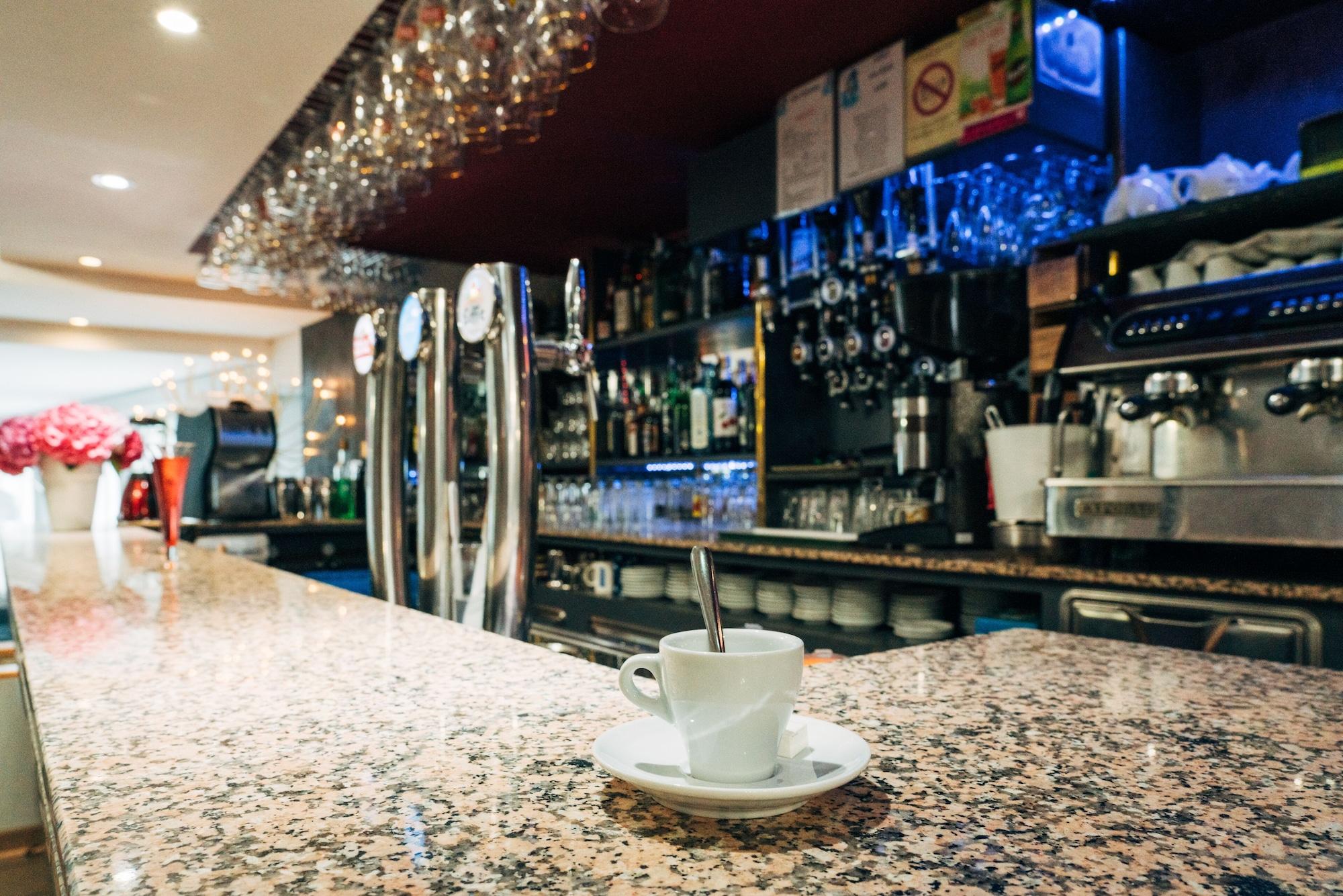 Bar/Salón Hôtel du Soleil Levant