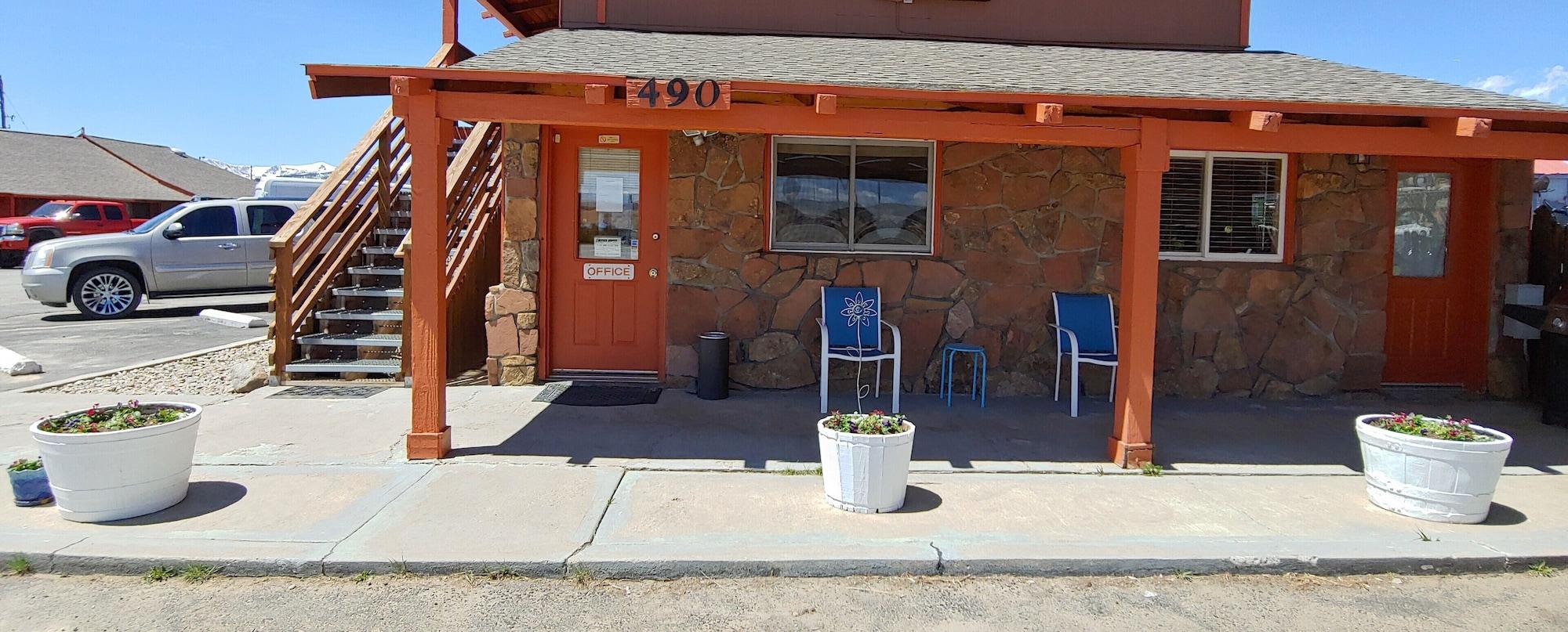Vista Exterior The Western Inn Motel and RV Park