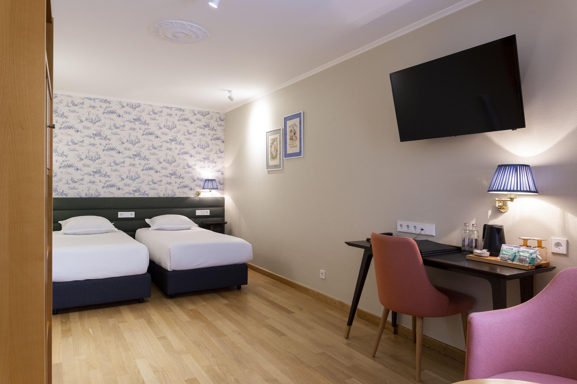 Varios Hôtel Perrin