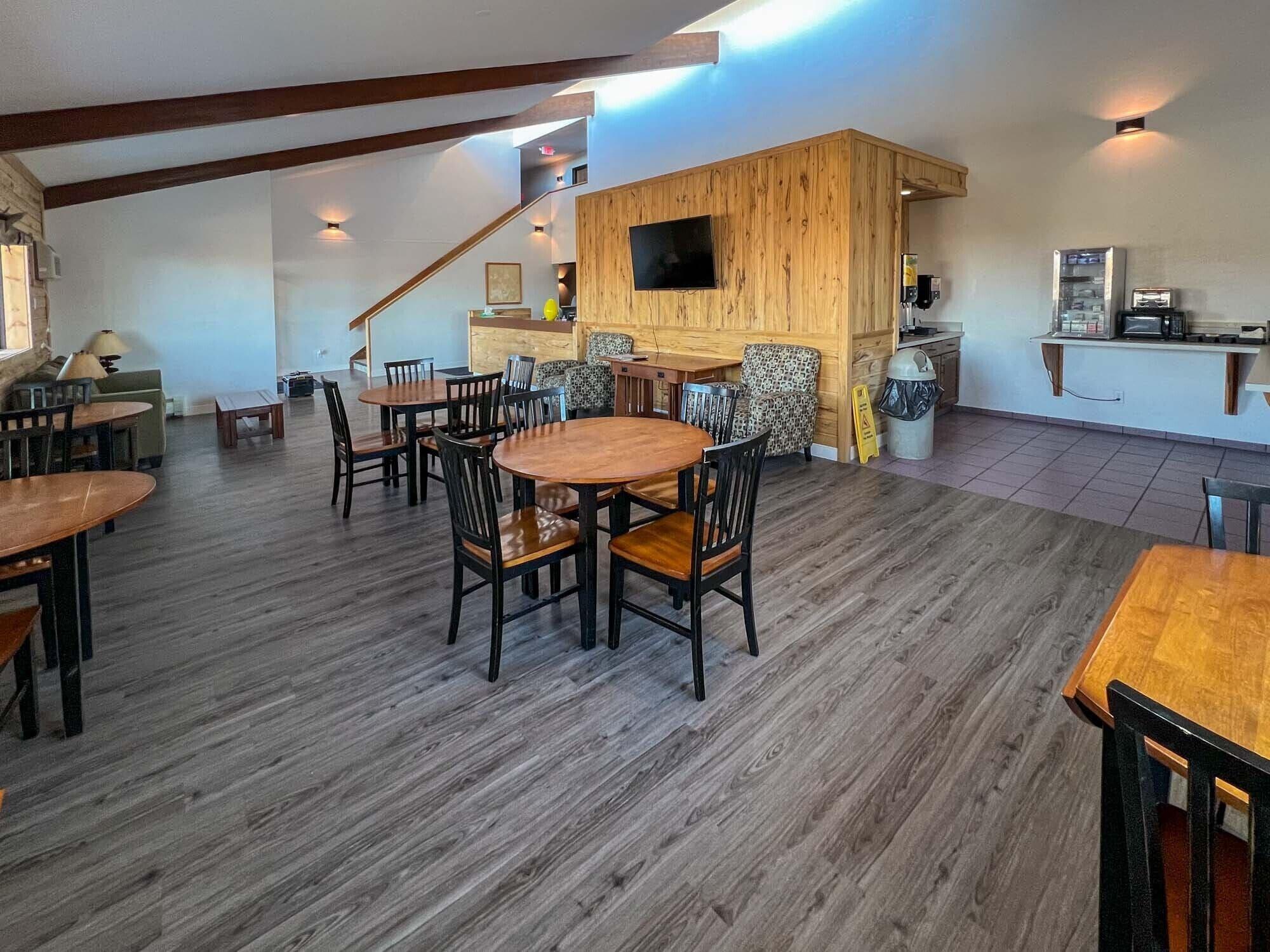 Vista Lobby River Bend's Walleye Inn