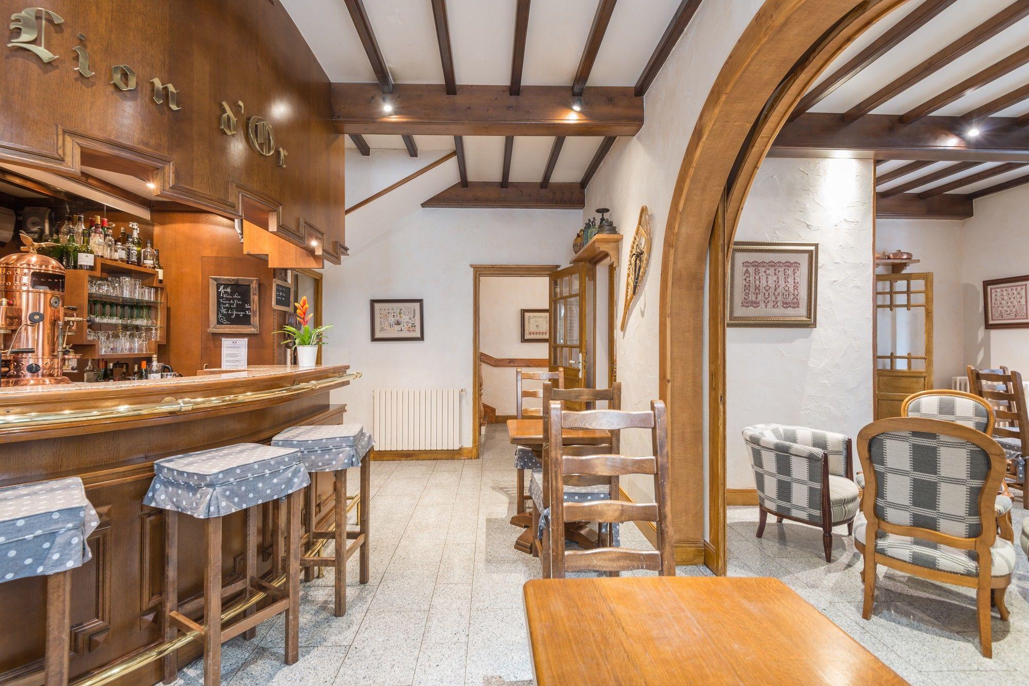 Bar/Salón Le Lion d'Or