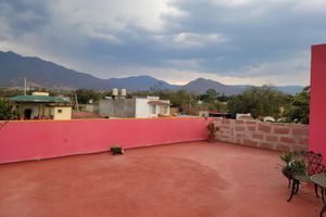Renta Vacacional - Modern House, Upscale Mexican neighborhood.
