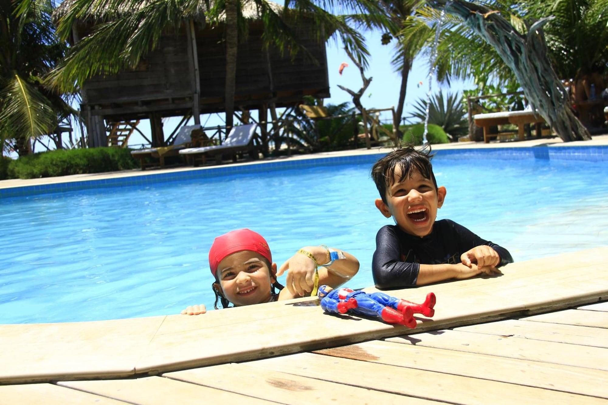 Vista Piscina Pousada BGK