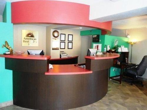 Vista Lobby Days Inn by Wyndham Hot Springs