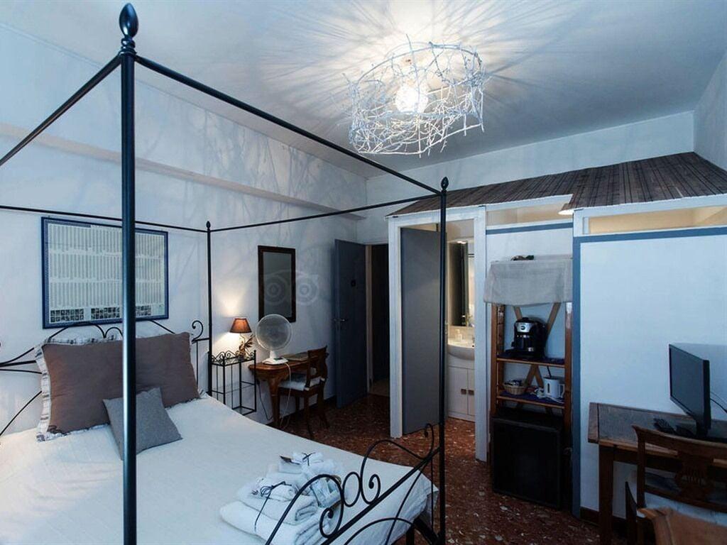 Varios Le Fate Apartments