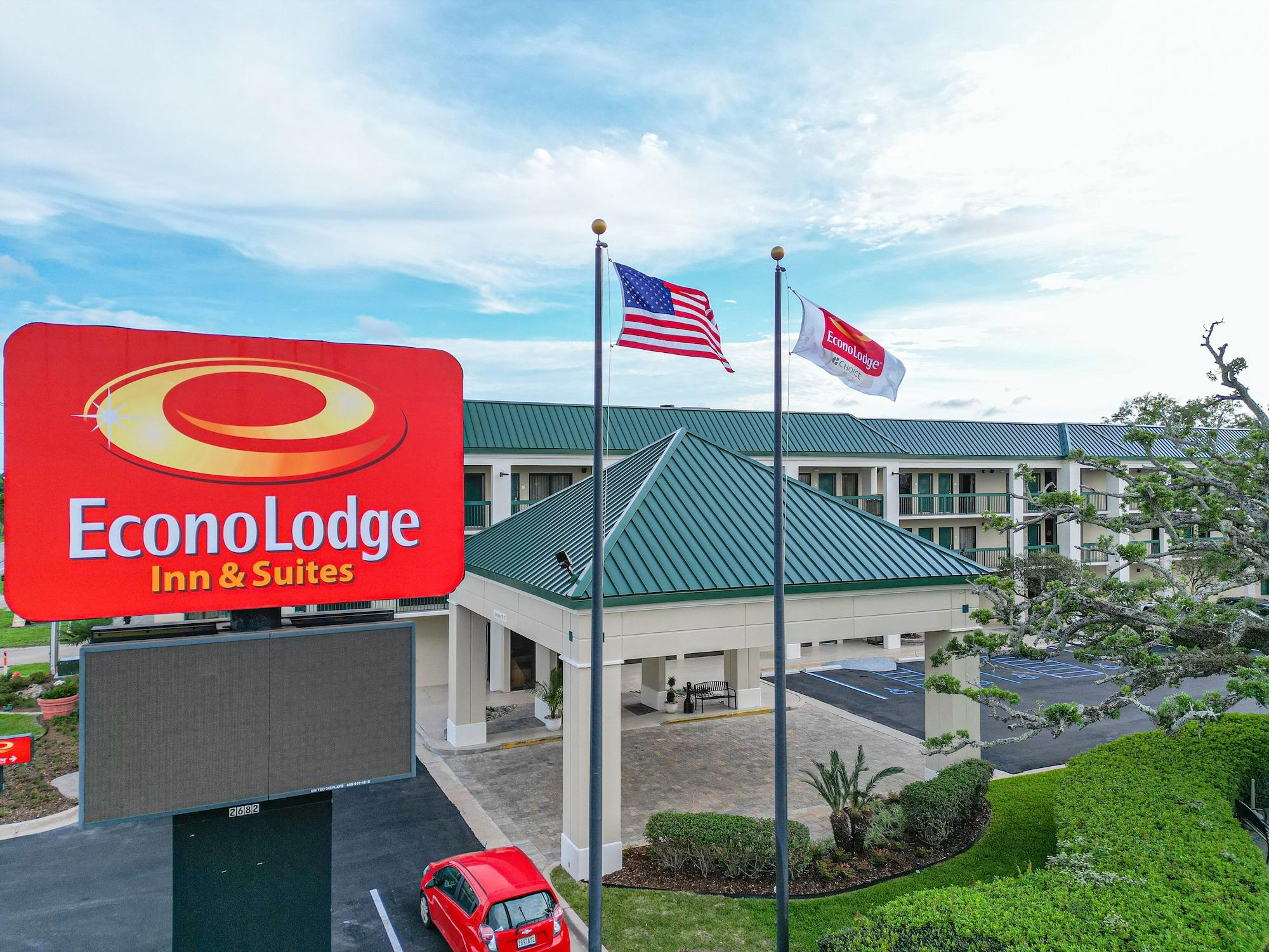 Vista Exterior Econo Lodge Inn & Suites Foley - North Gulf Shores