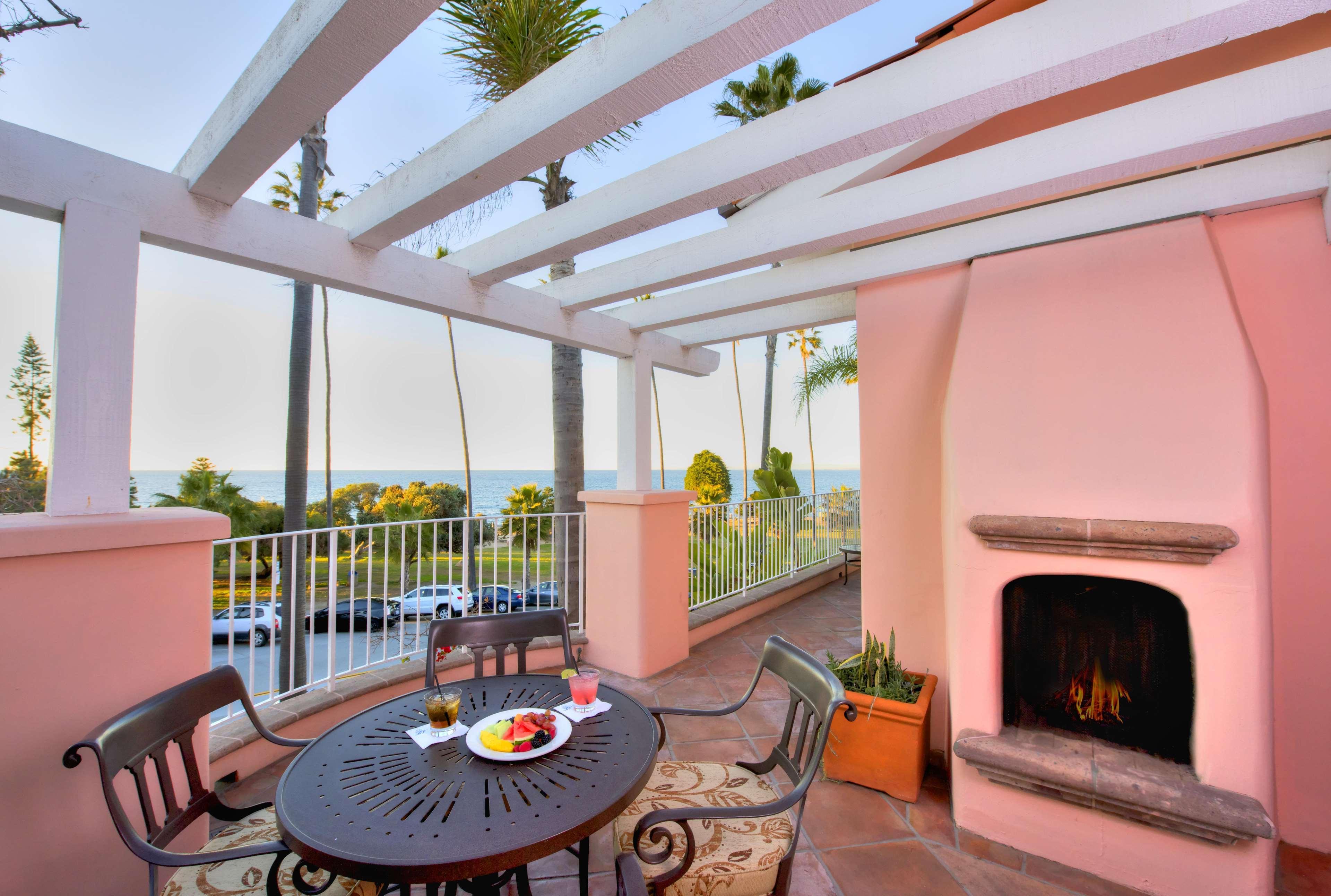 Vista Lobby La Valencia Hotel