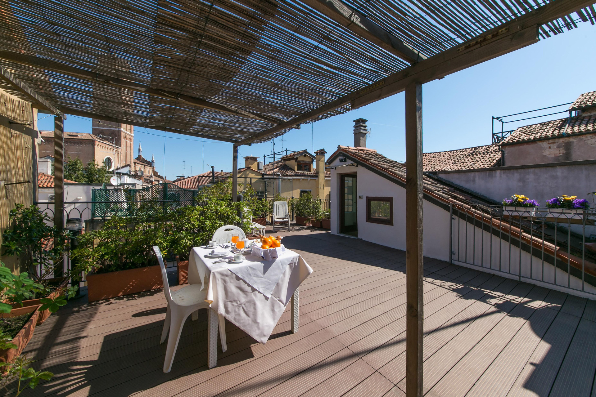 Vista Exterior Pantalon Hotel