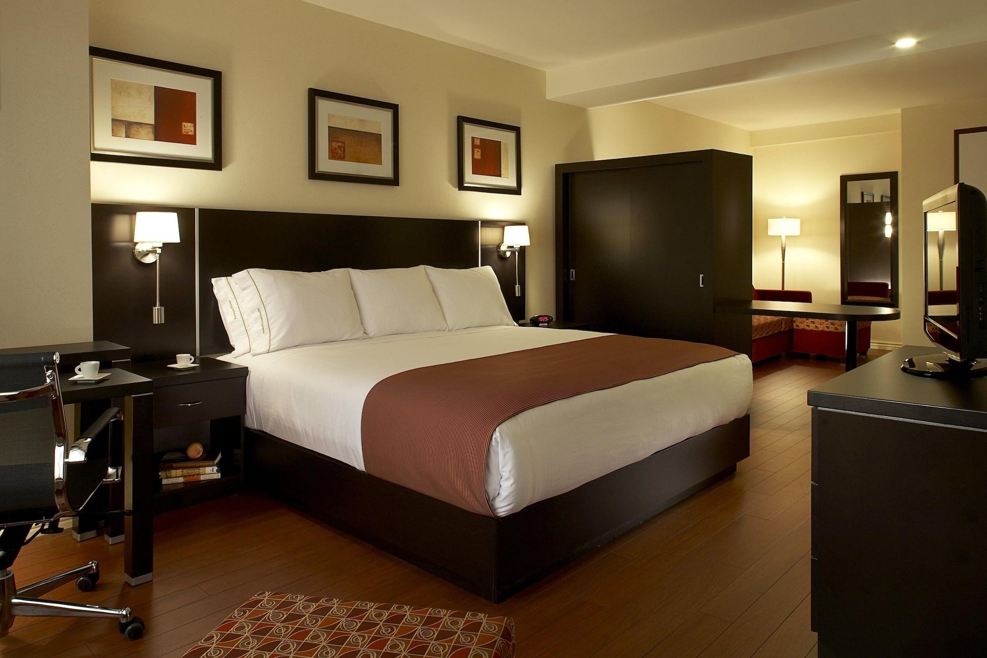 Habitación Holiday Inn Hotel & Suites Montreal Airport by IHG