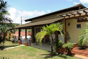 Alquiler Vacacional - House 04 suites, pool, green area, close to bakeries, restaurants, beach