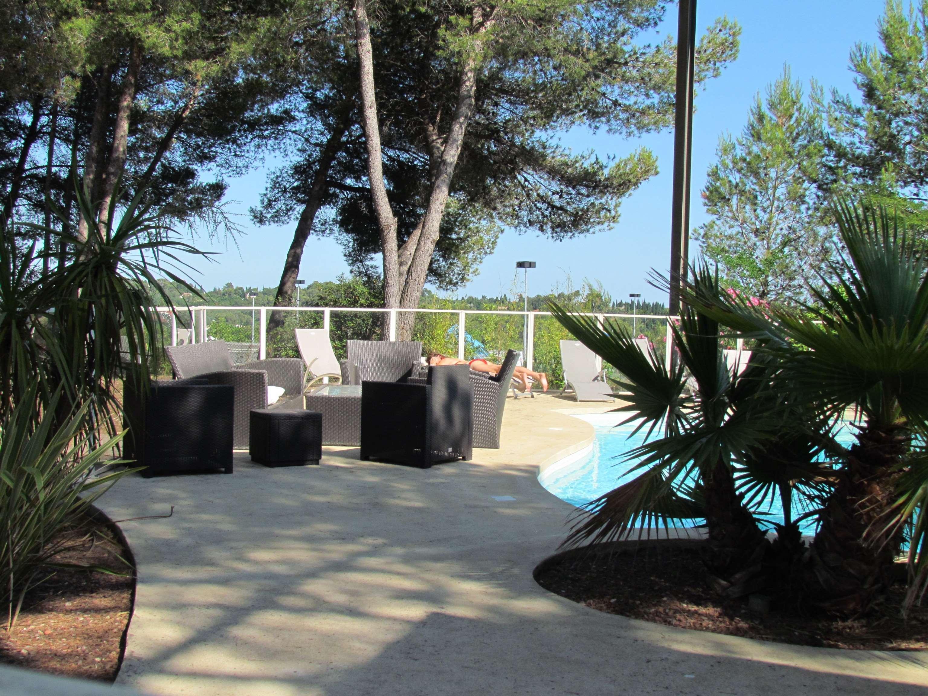 Varios Kyriad Montpellier Nord Parc Euromedecine