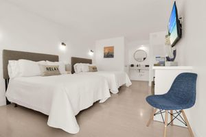 Alojamiento - Boutique Hotel 2 Double Beds 1 block to the beach!