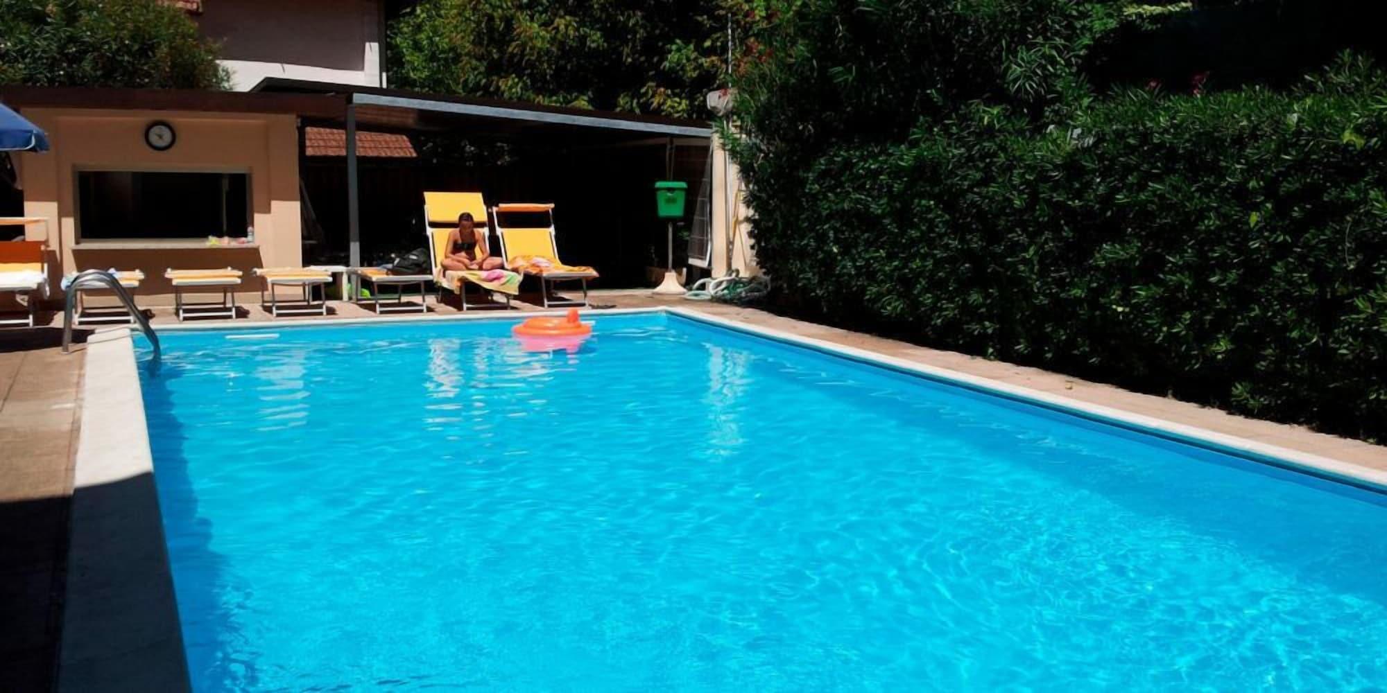 Vista Piscina Hotel Arlecchino