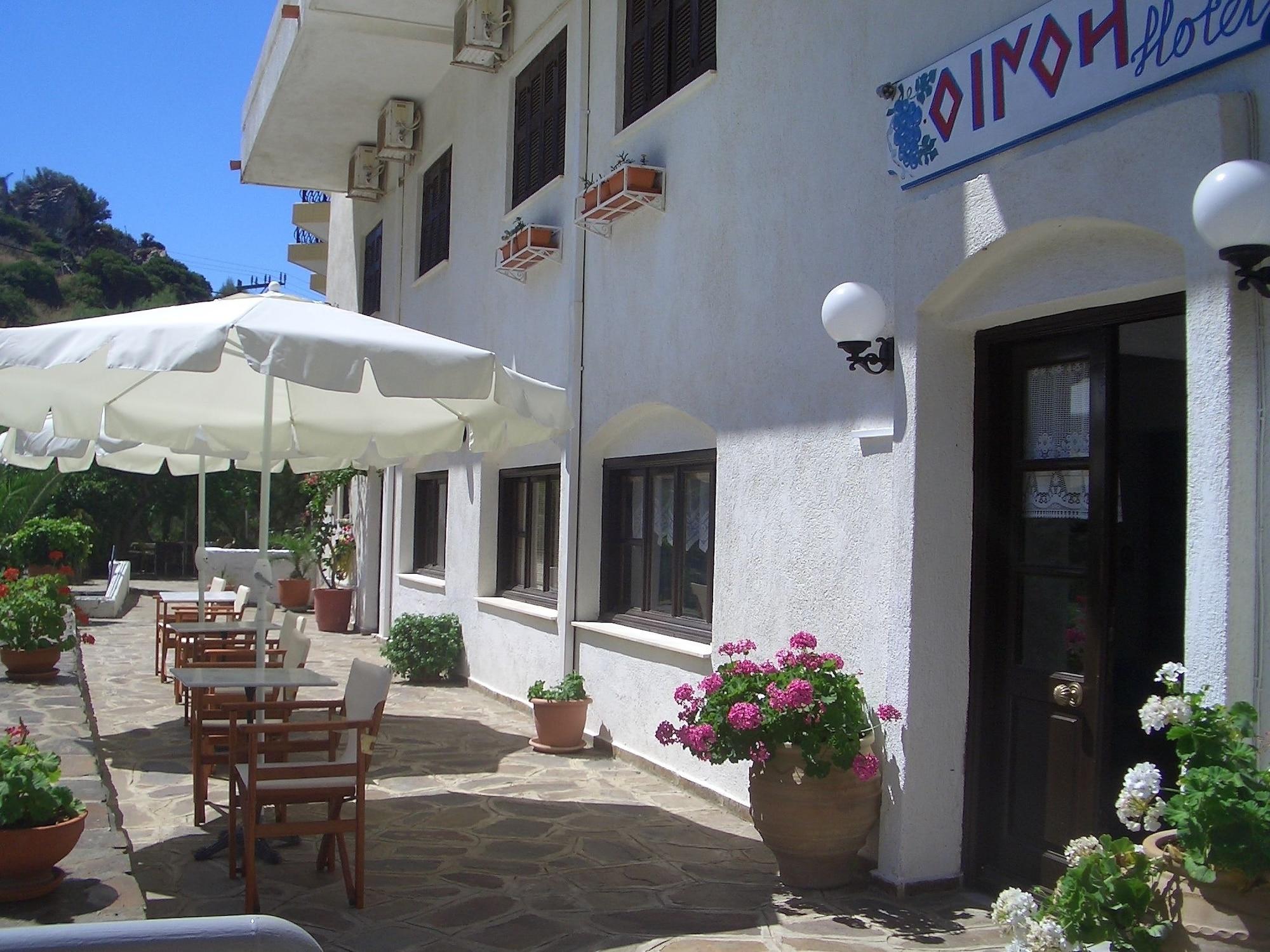 Varios Oinoi Hotel