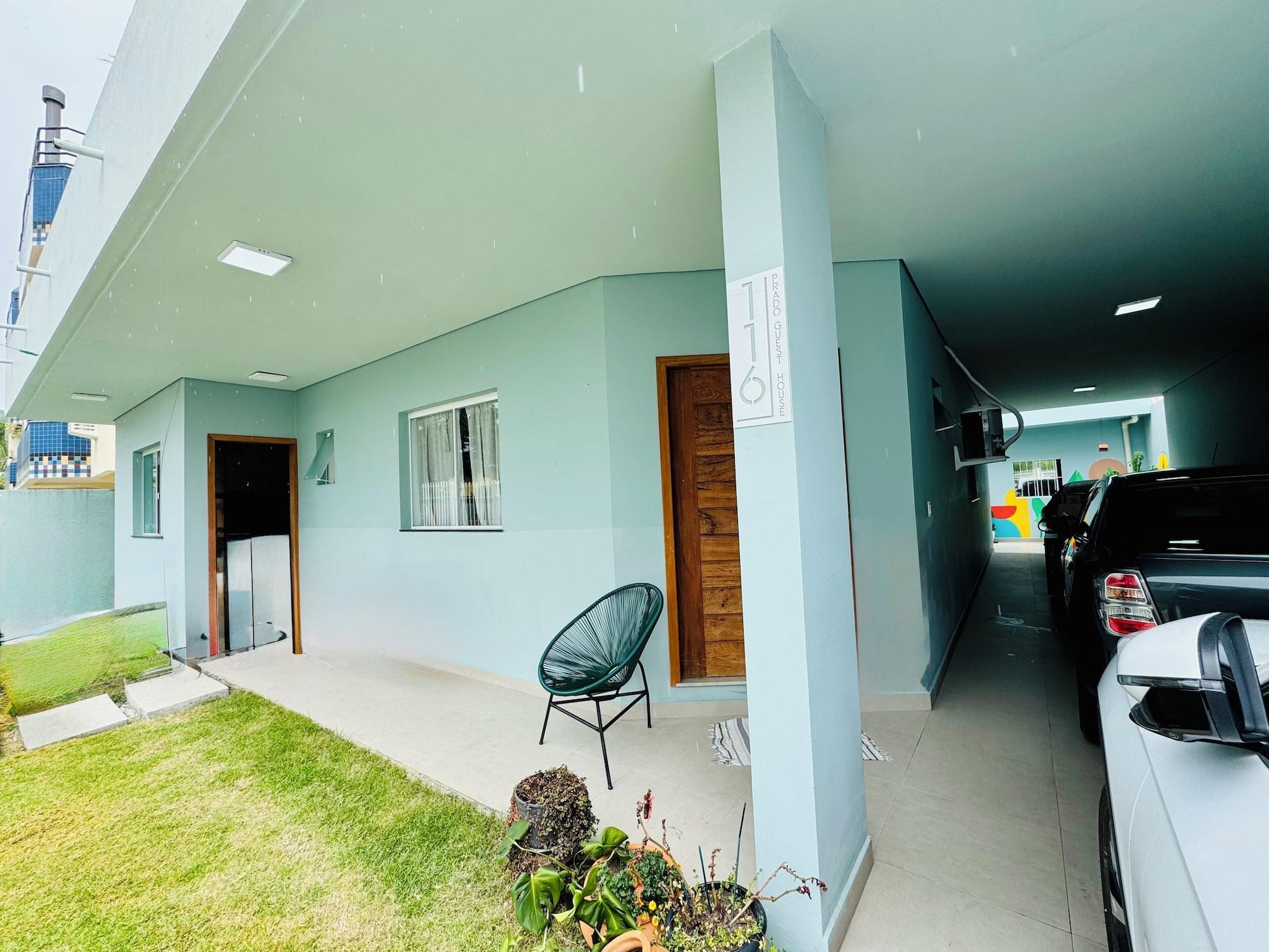 Varios Prado Guest House