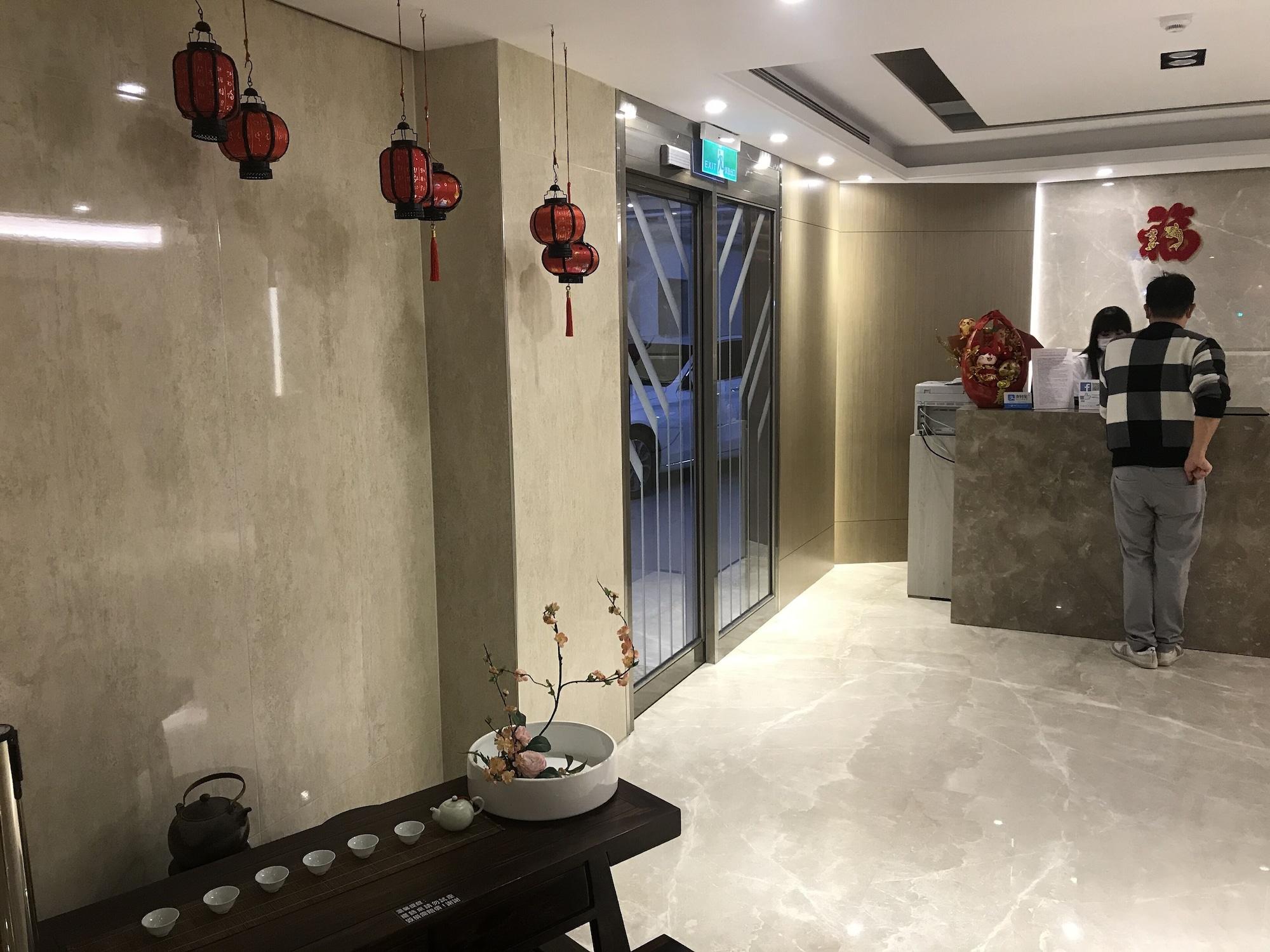 Vista Lobby Golden Garden Hotel