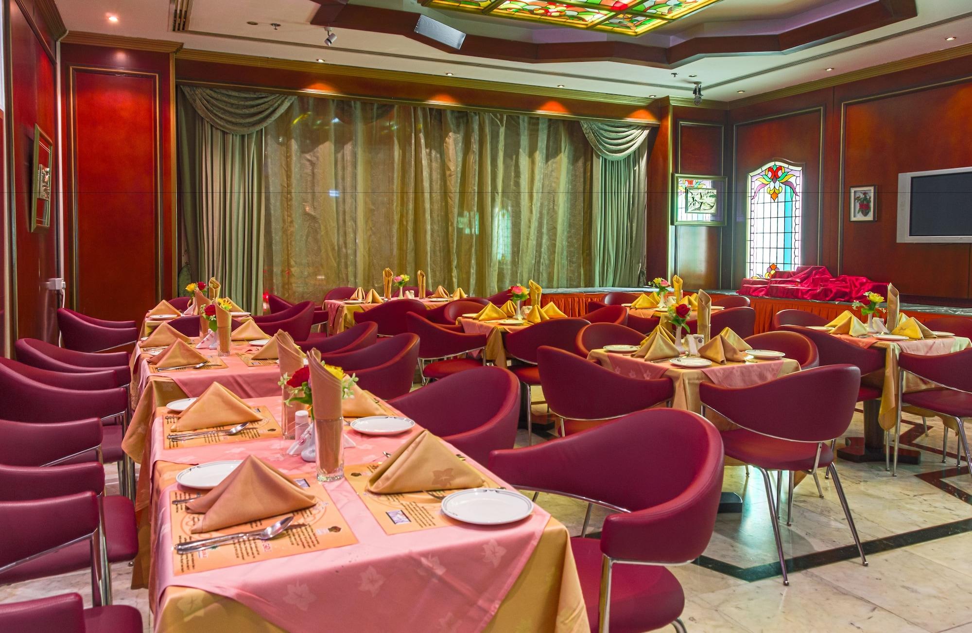 Restaurant Ramee Guestline Hotel