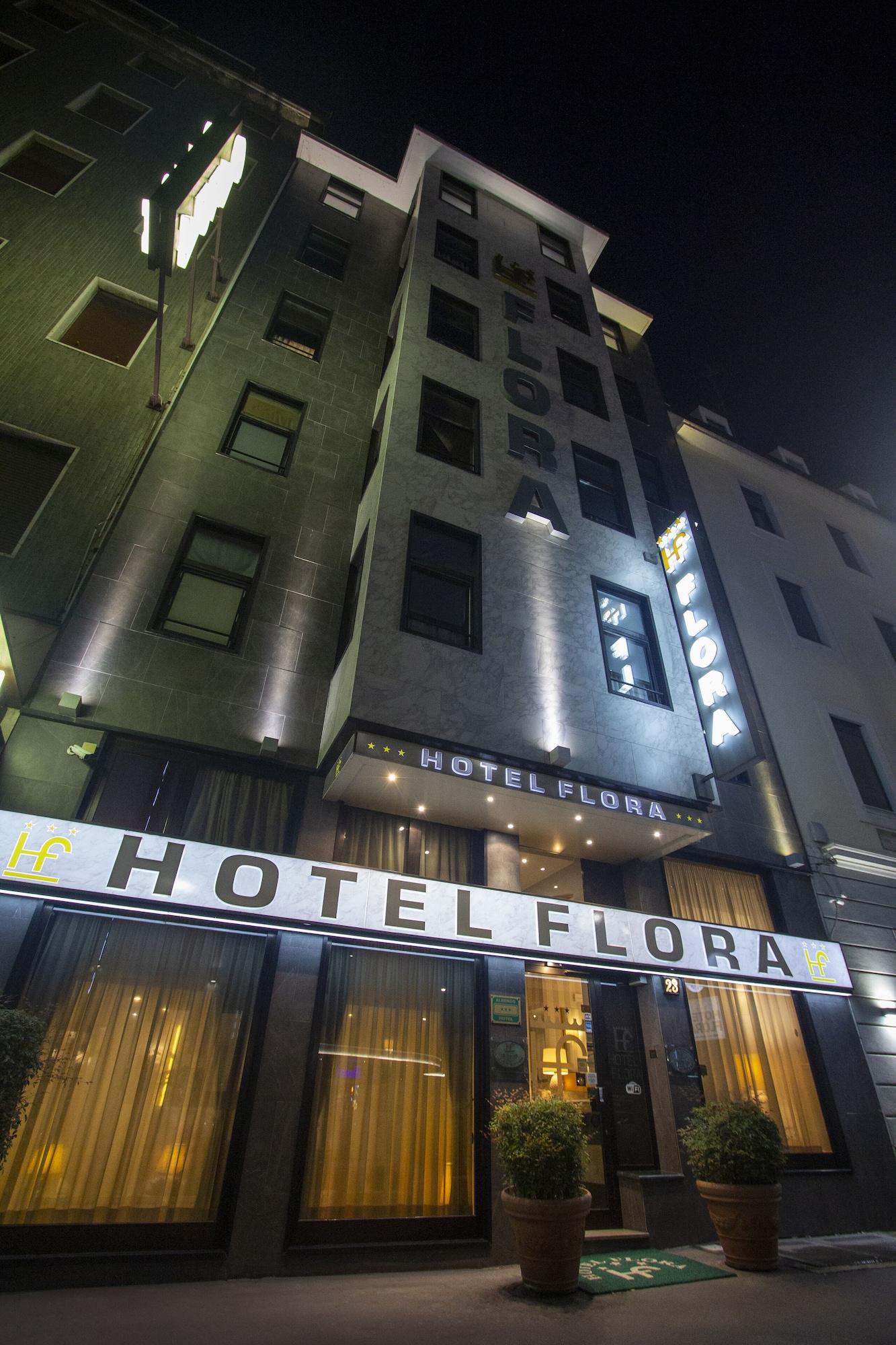 Vista Exterior Hotel Flora