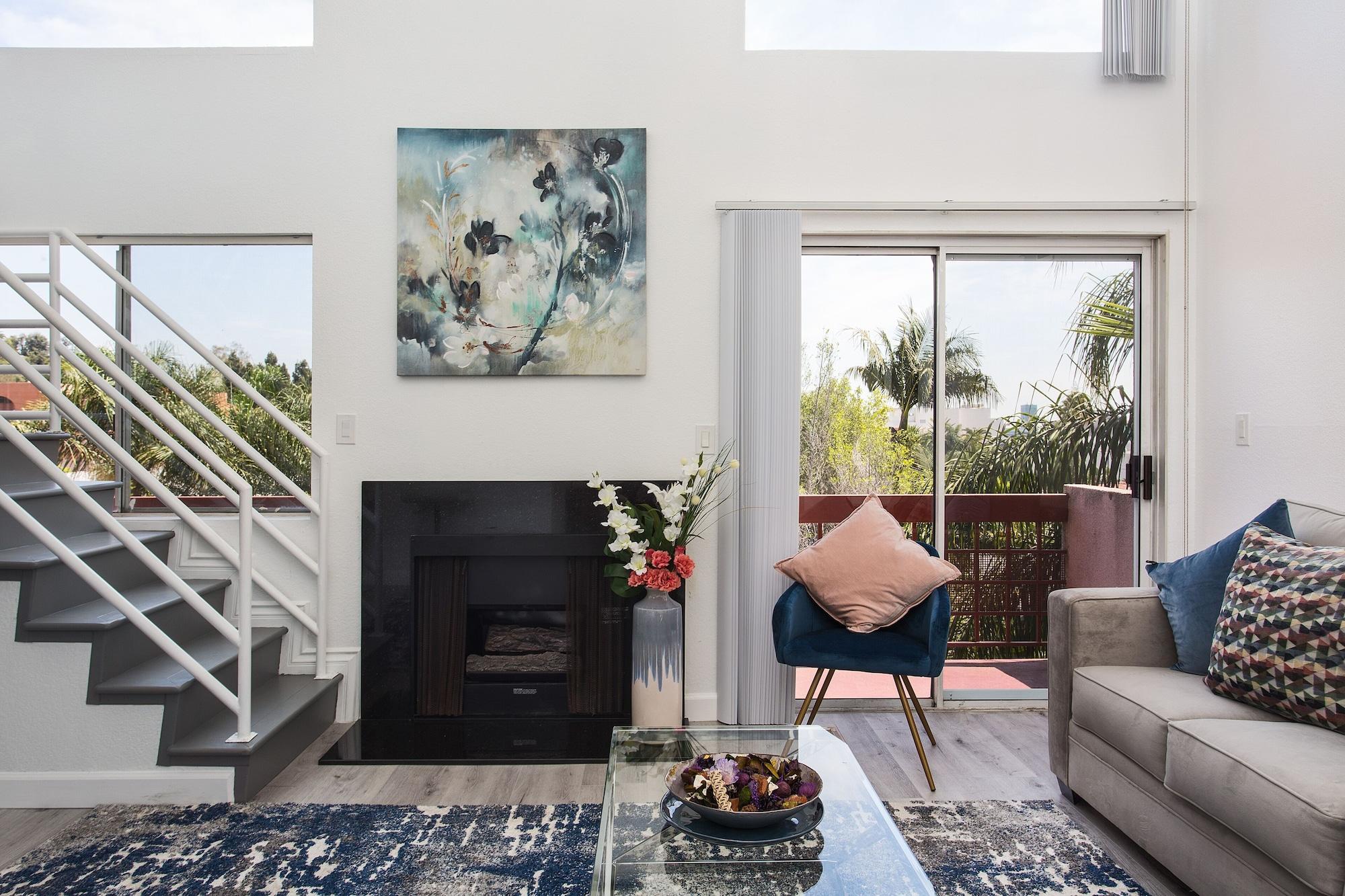 Varios Extravagant Hollywood Cosmo Suites