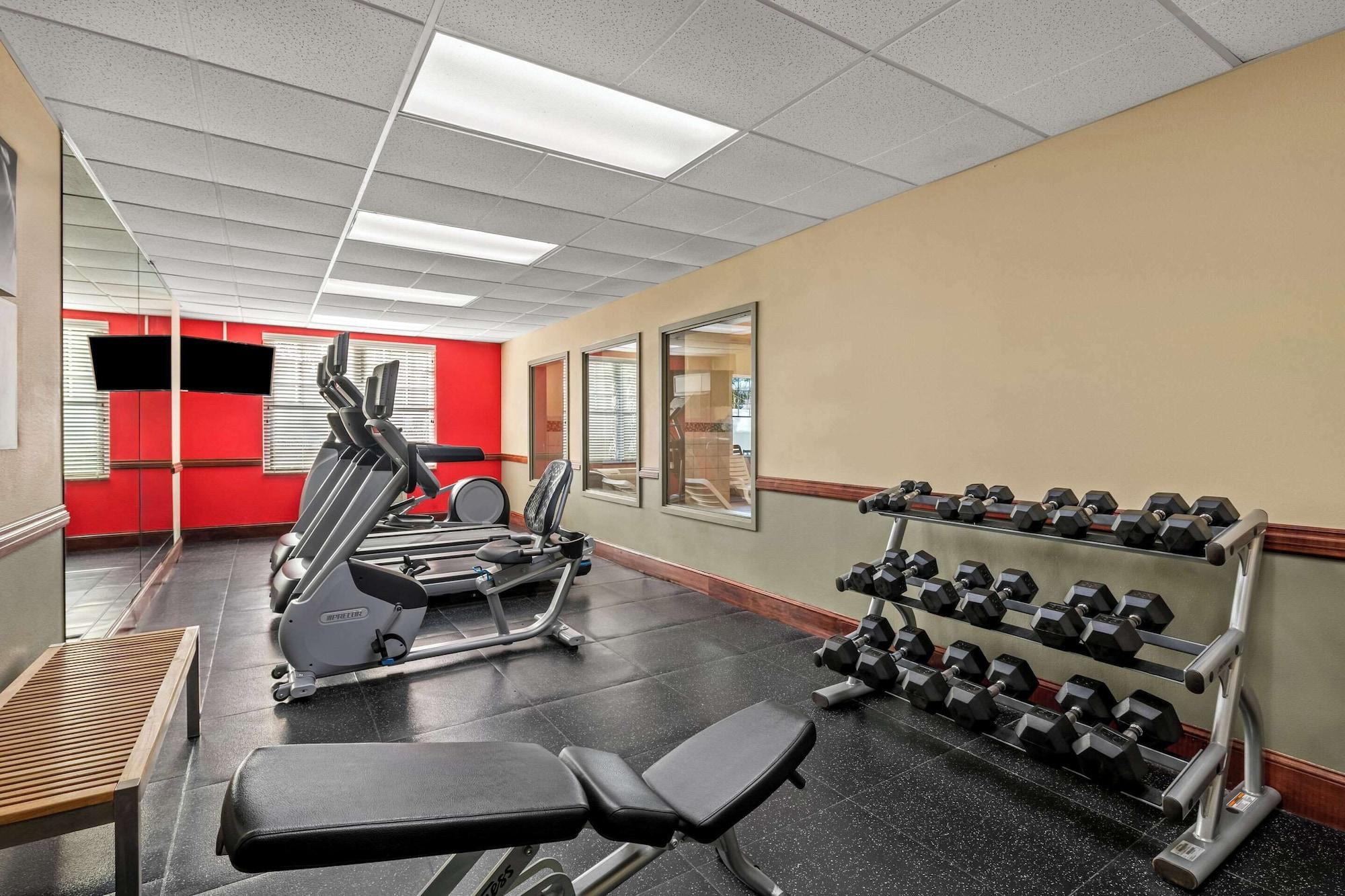 Gimnasio Country Inn & Suites by Radisson, Red Wing, MN