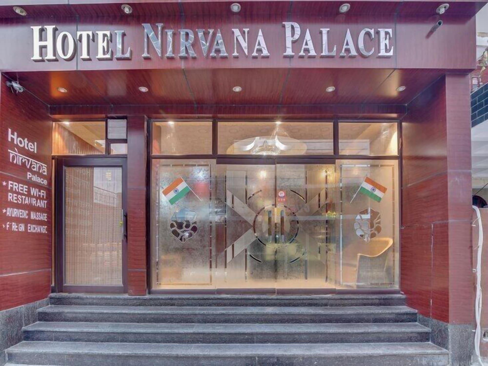 Vista Exterior Hotel Nirvana Palace