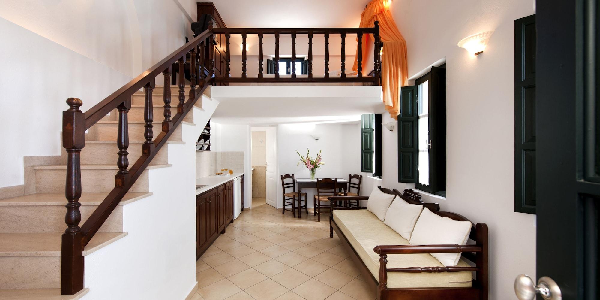 Varios Anthonas Apartments