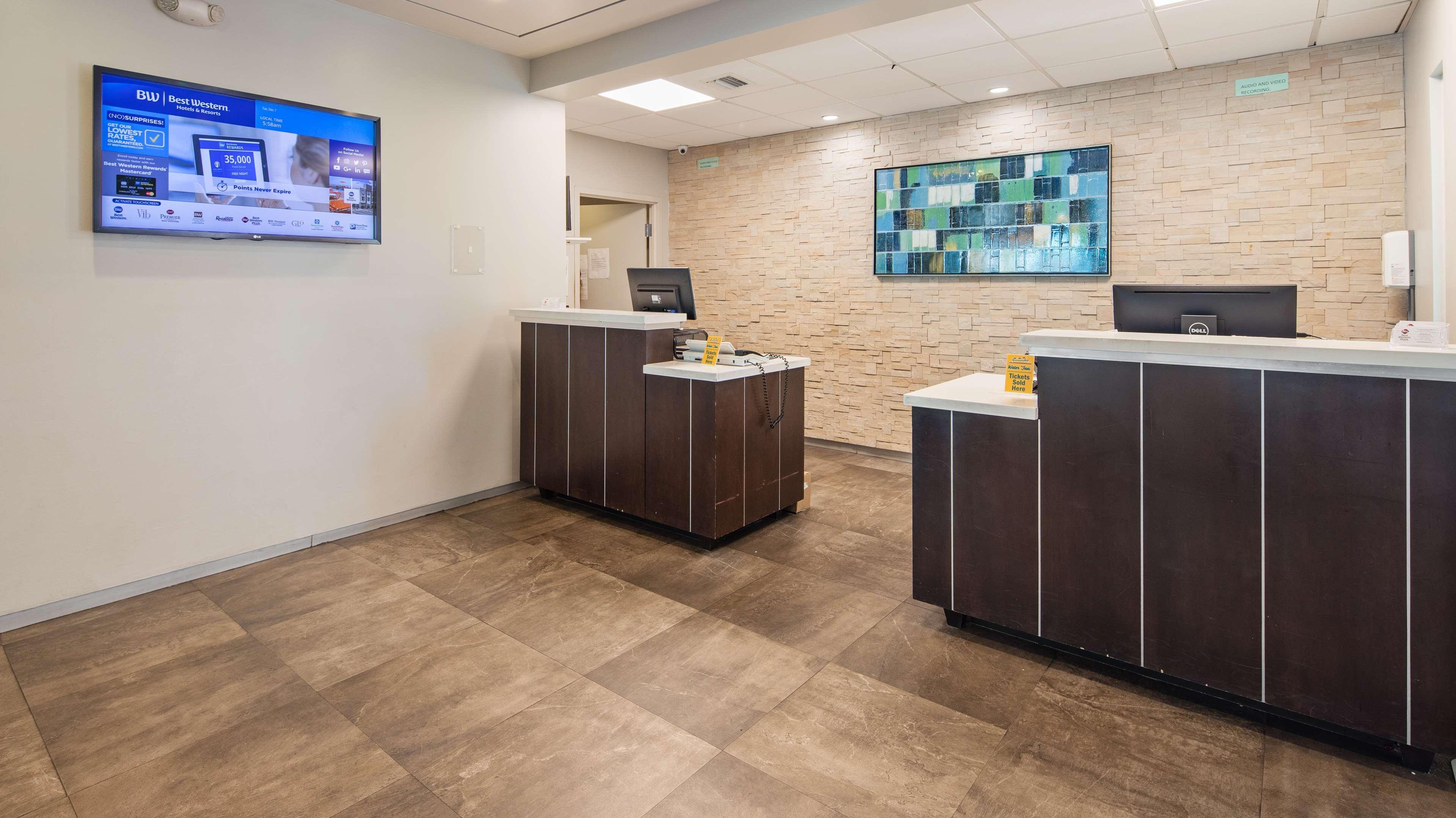 Vista Lobby Best Western Plus Oceanside Inn