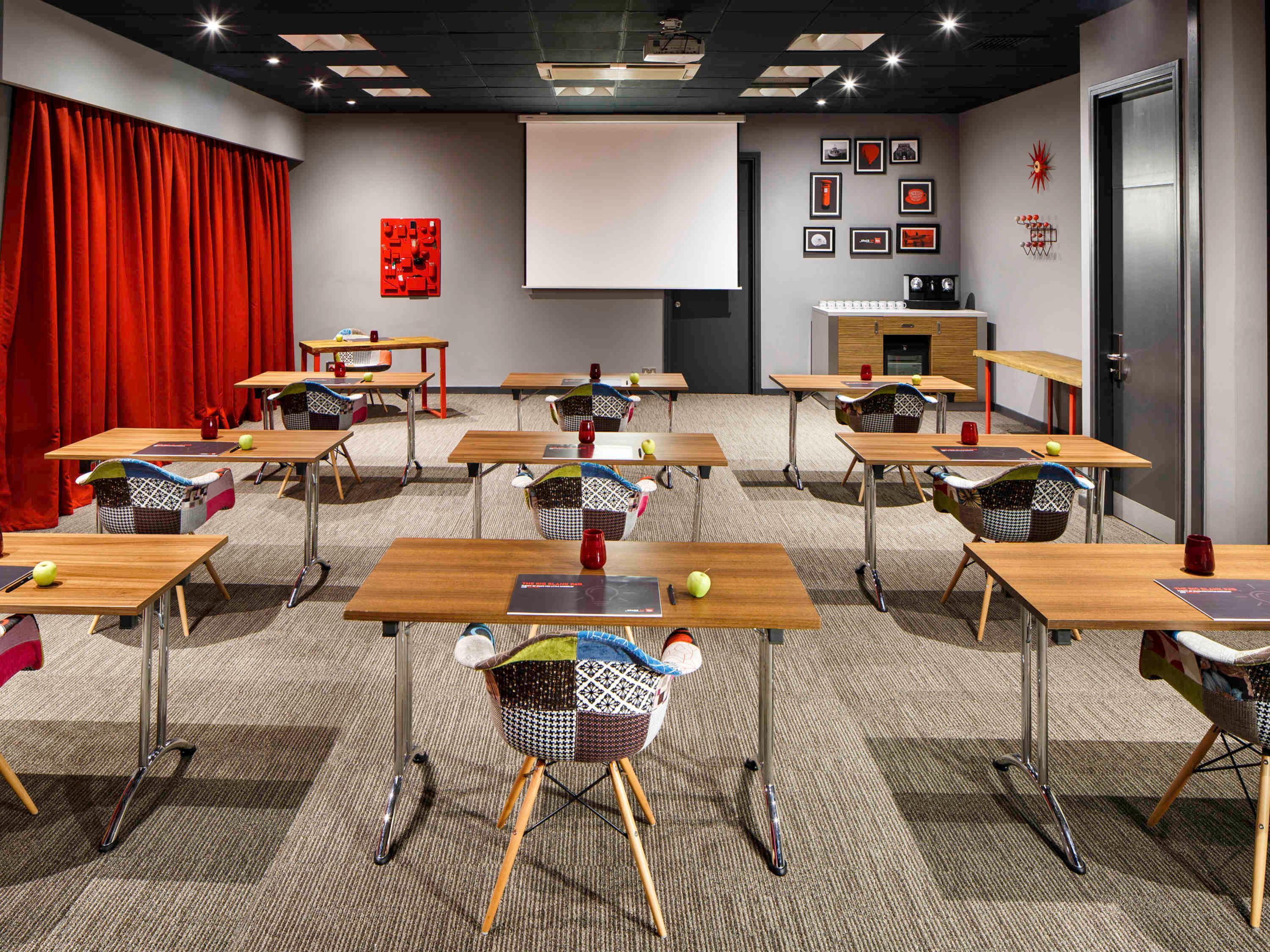 Sala de Reuniones ibis Southampton Centre