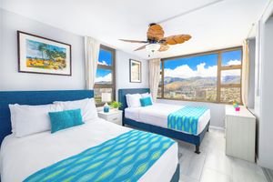 Aluguel por temporada - Premium Remodeled Condo in Waikiki with 2 Double Beds and Parking