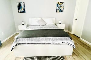 Alquiler Vacacional - Fully furnished, professional apartment, like home!