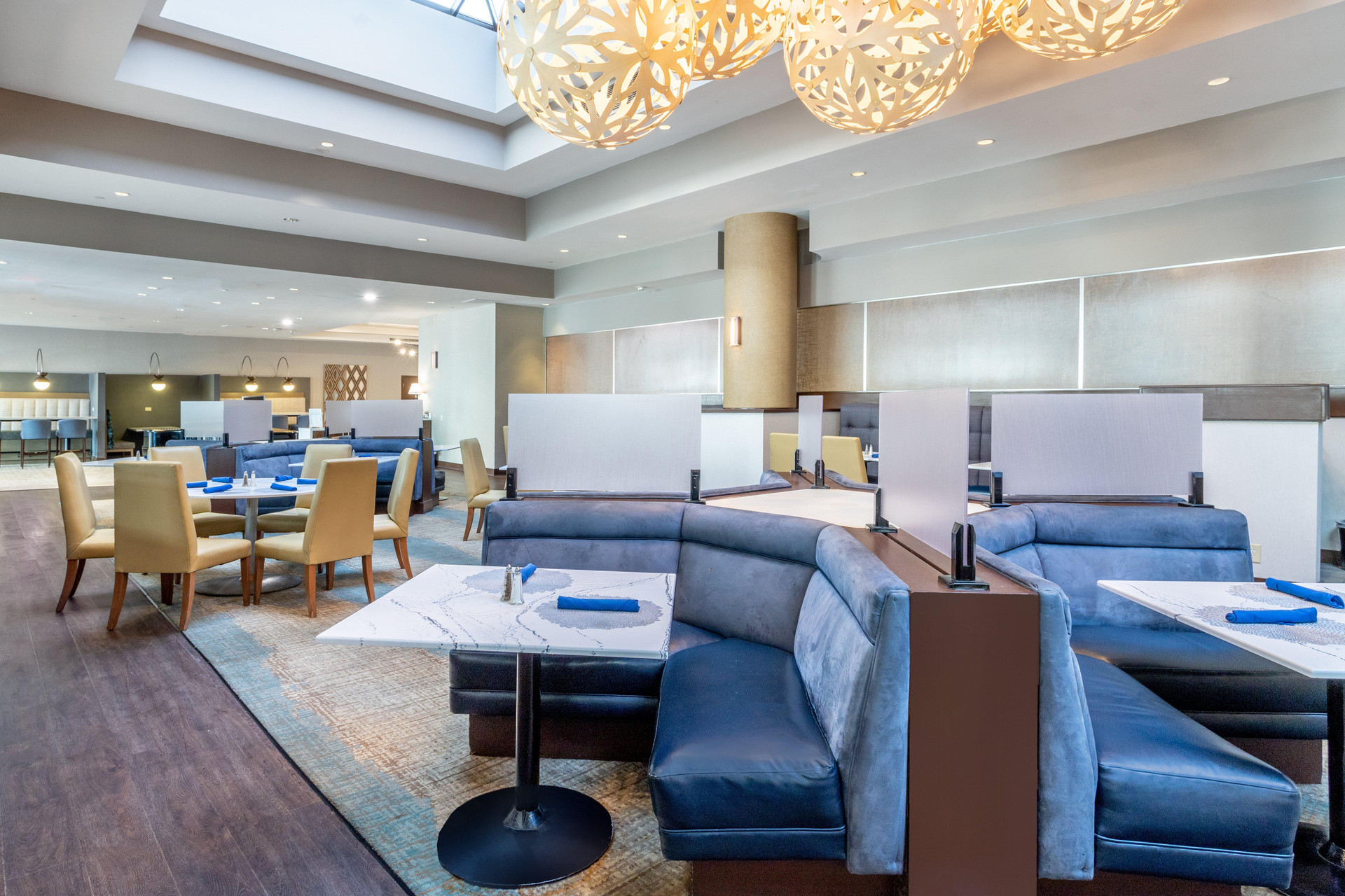 Restaurant Crowne Plaza Los Angeles Harbor Hotel by IHG