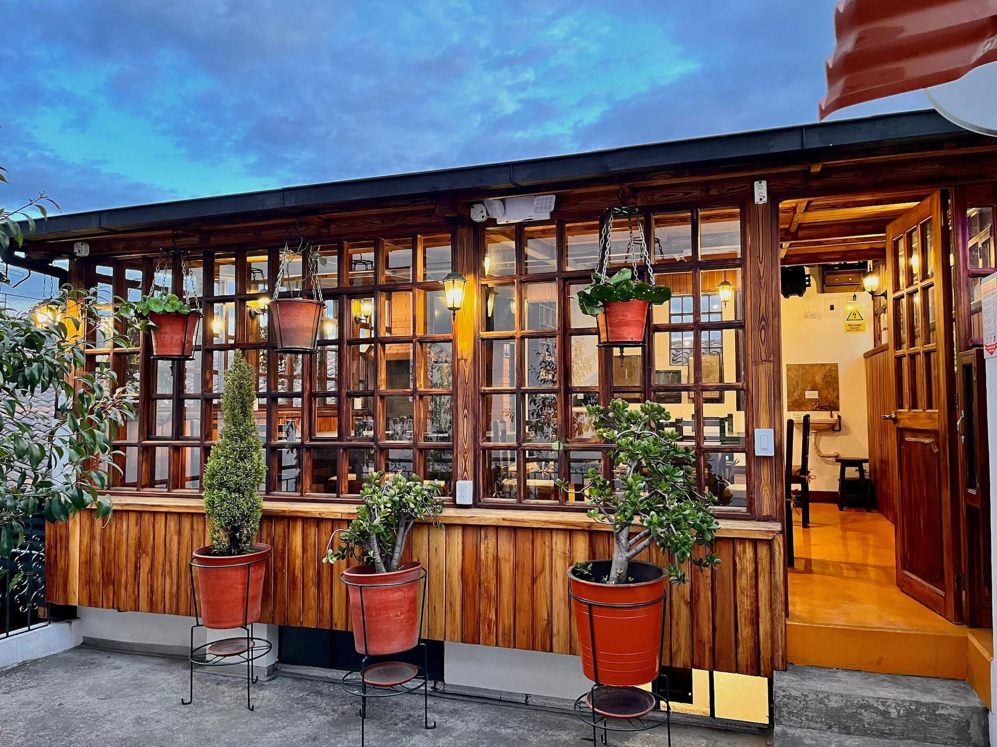 Restaurant Apart Hotel Loma Chica Quito