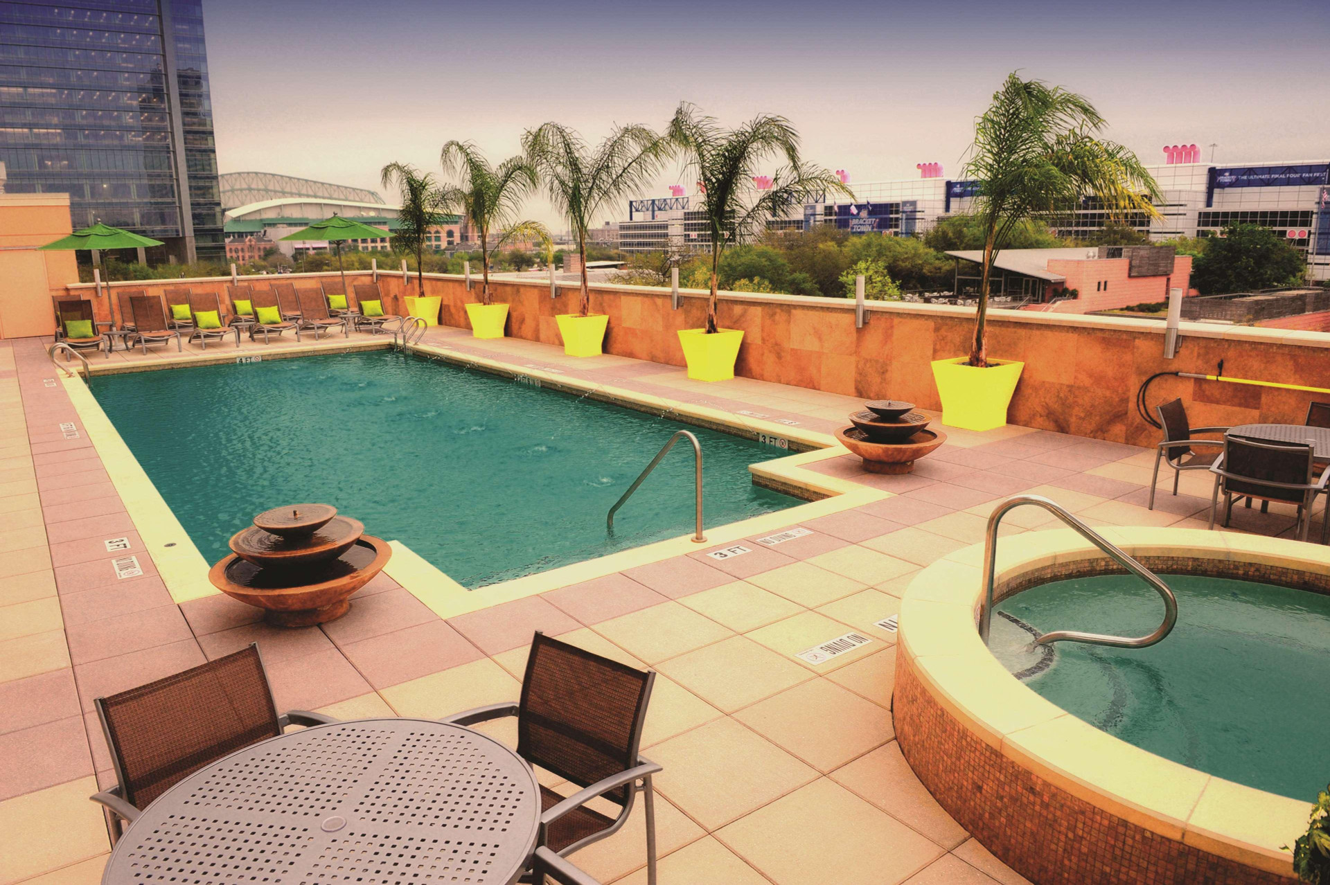 Vista Piscina Embassy Suites Houston Downtown