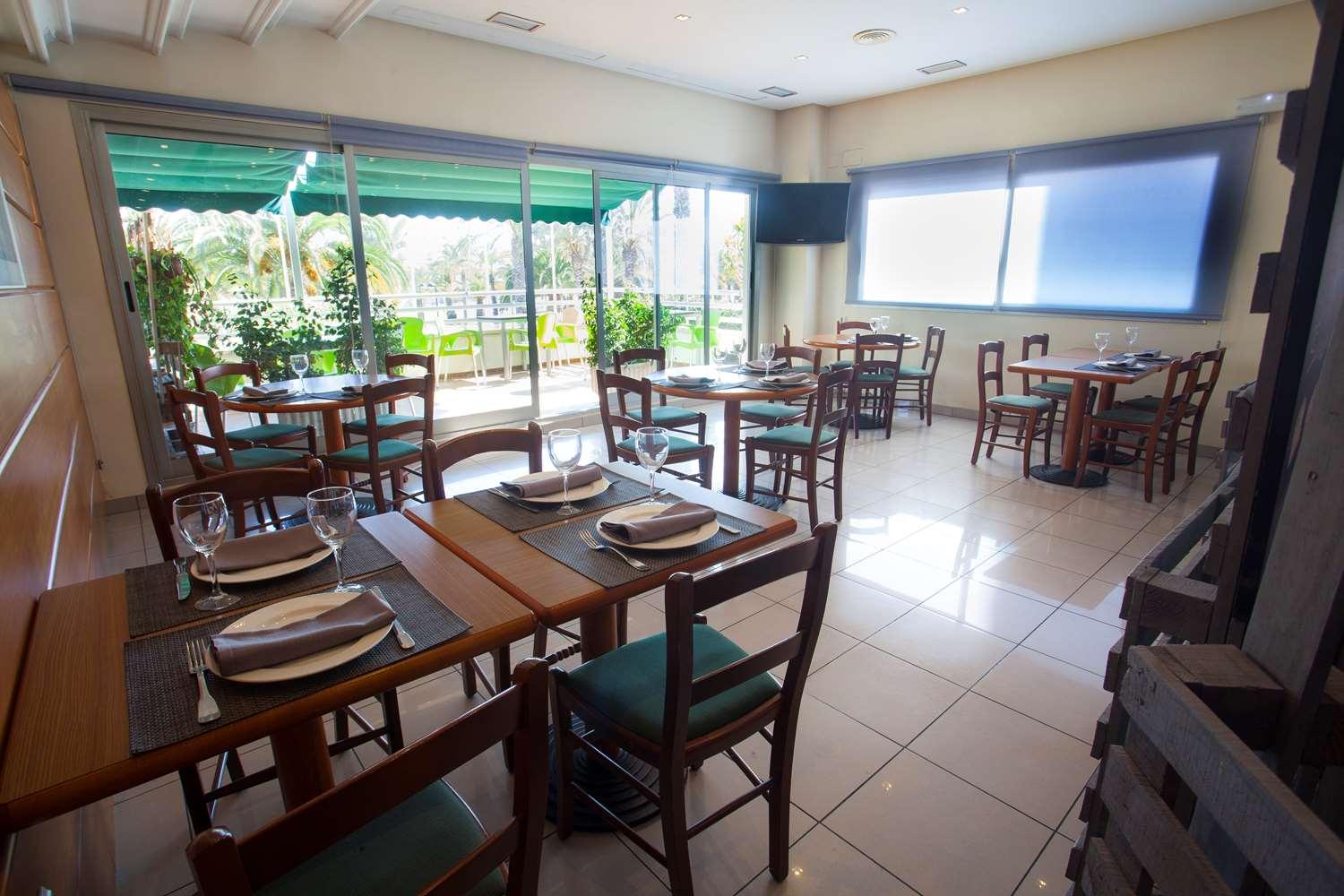 Restaurant Travelodge Alicante Puerto