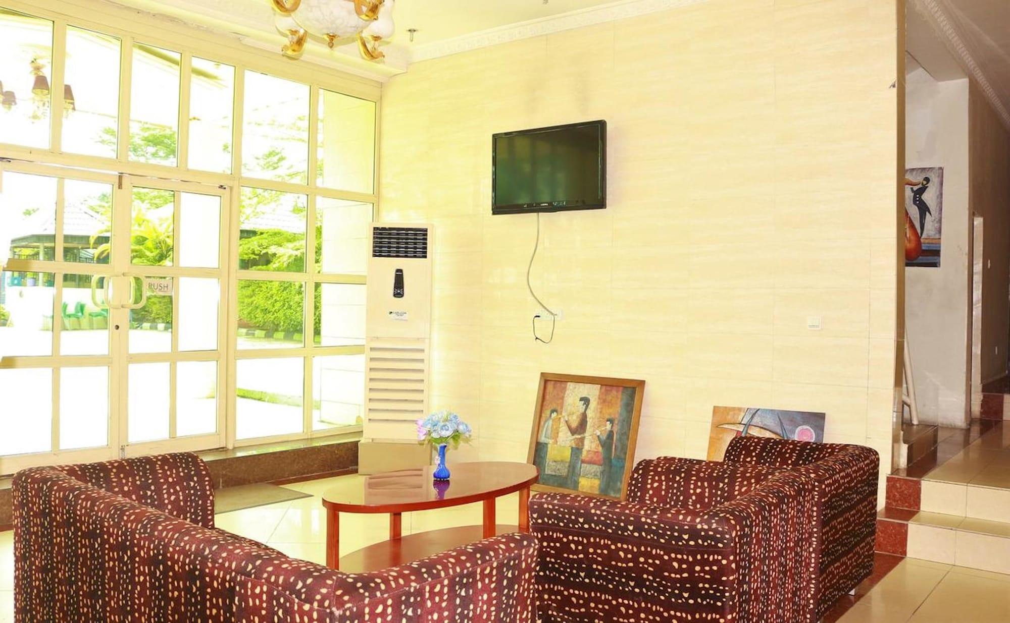 Vista Lobby Carlcon Hotel