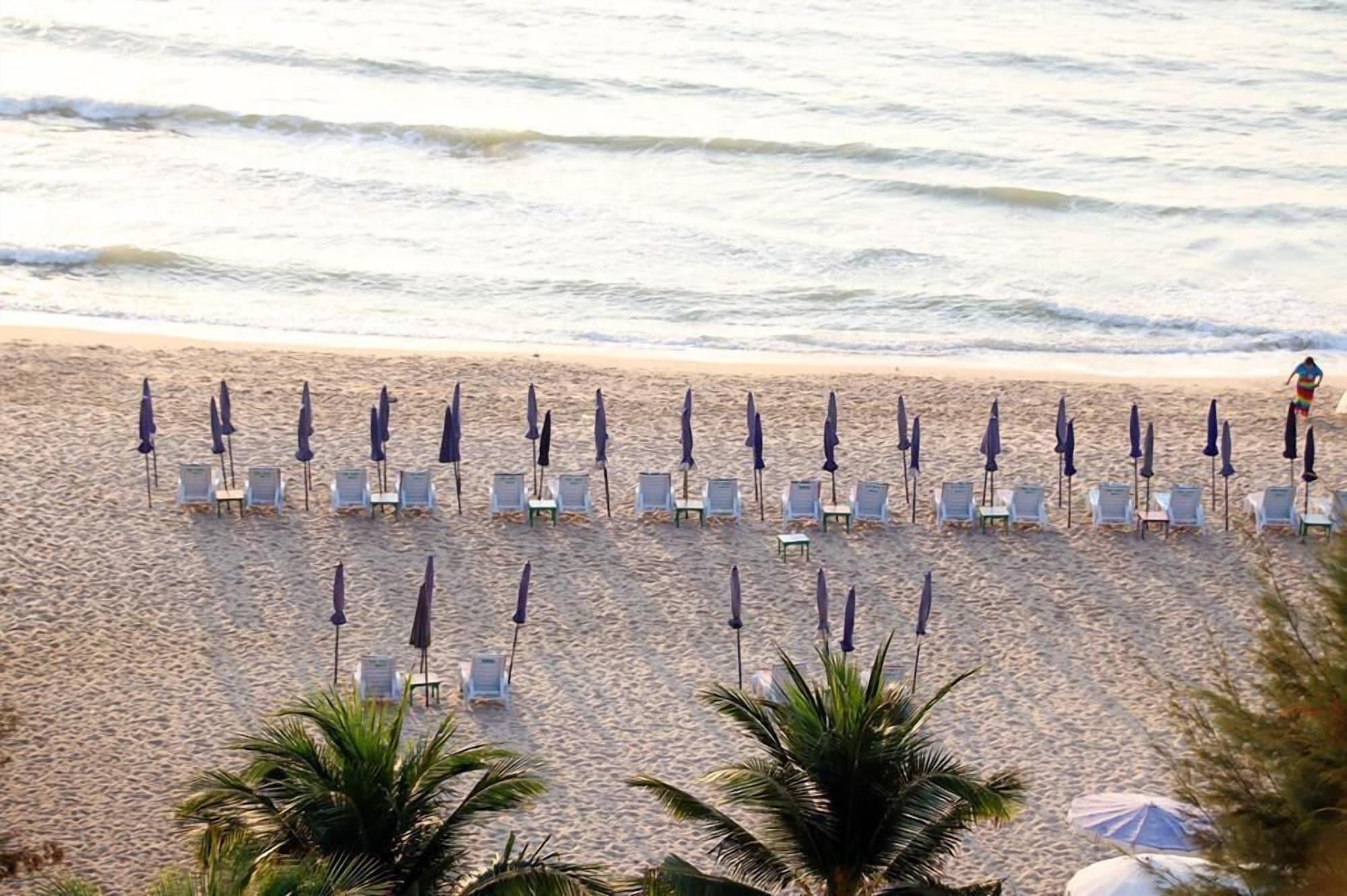 Playa The Cha-am Methavalai Hotel