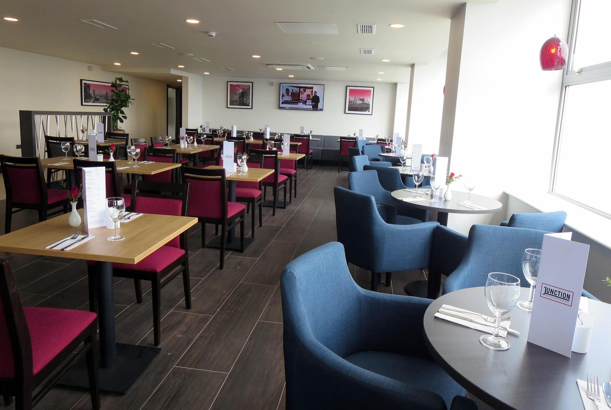 Restaurant Ramada by Wyndham East Kilbride