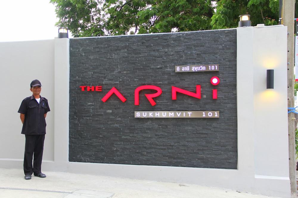 Vista da fachada The Arni Sukhumvit 101