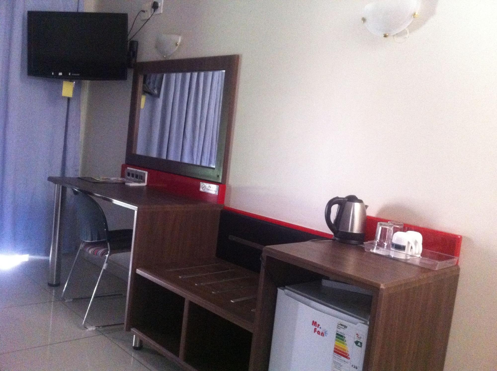 Set de Habitación Desert Sands Motel