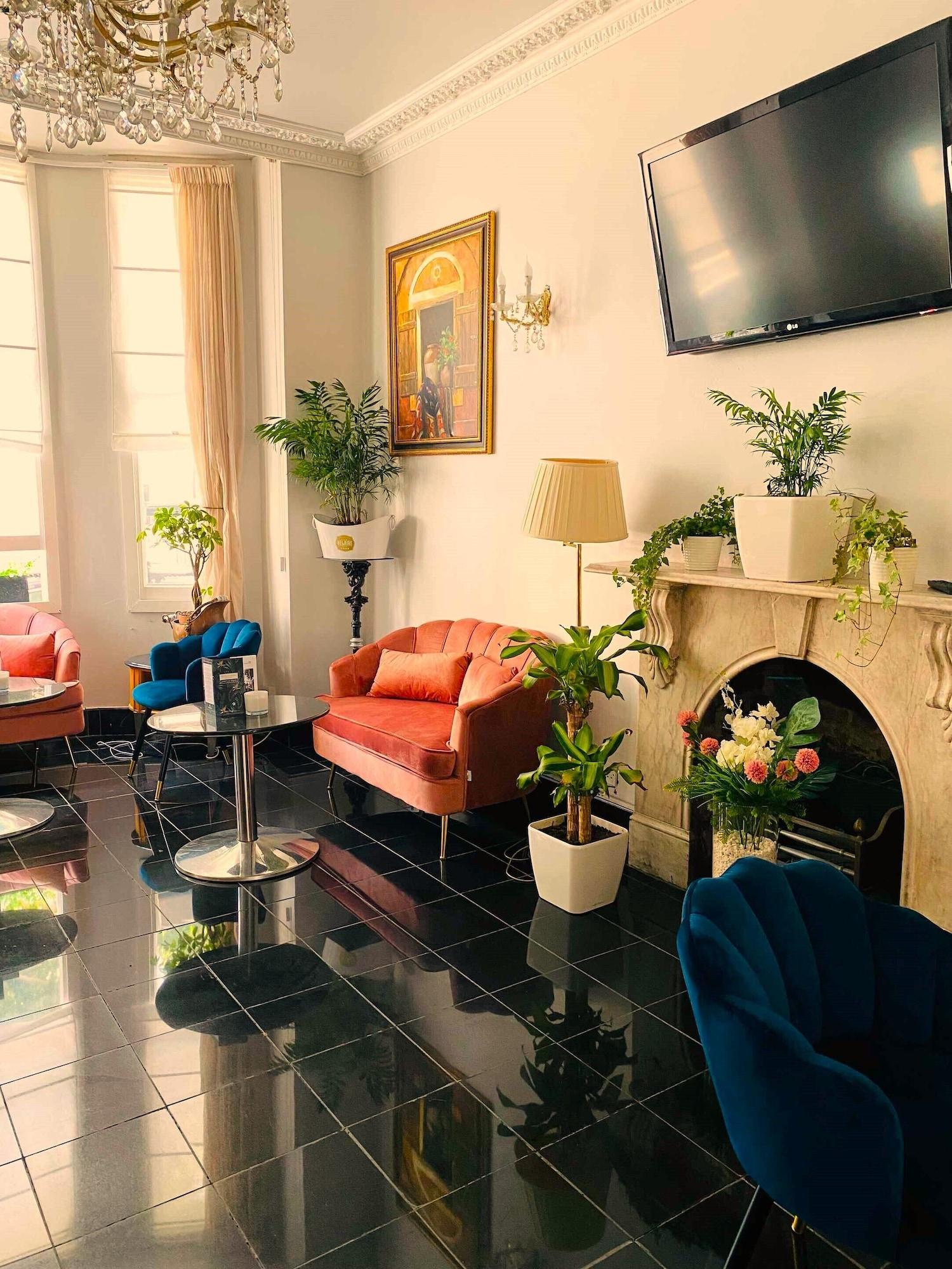 Bar/Salón My Place Hotel