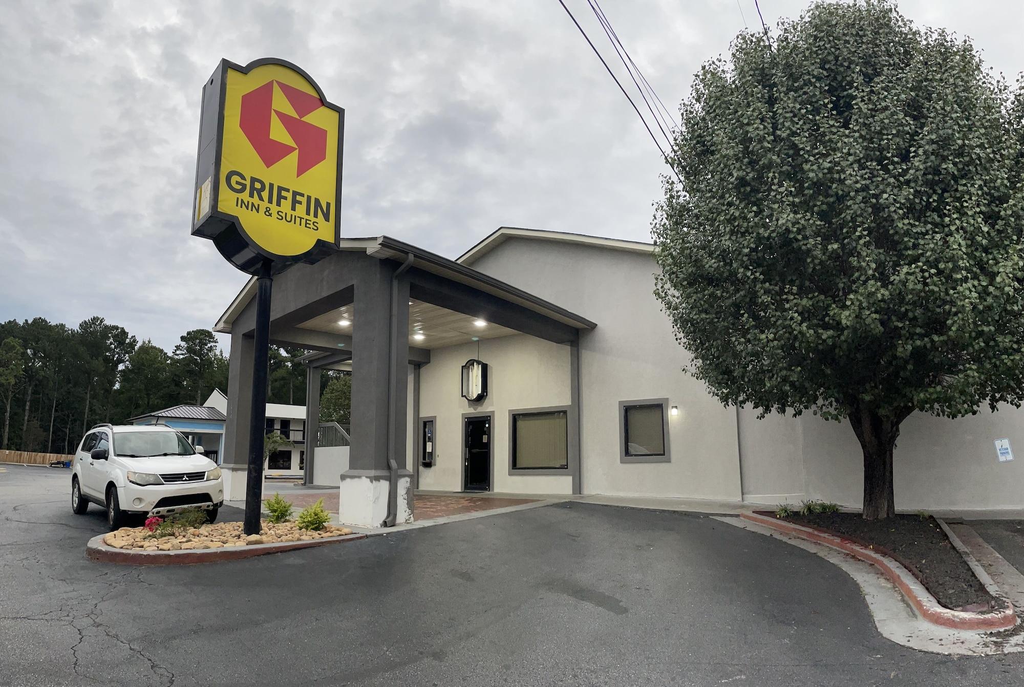 Vista Exterior Griffin Inn and Suites