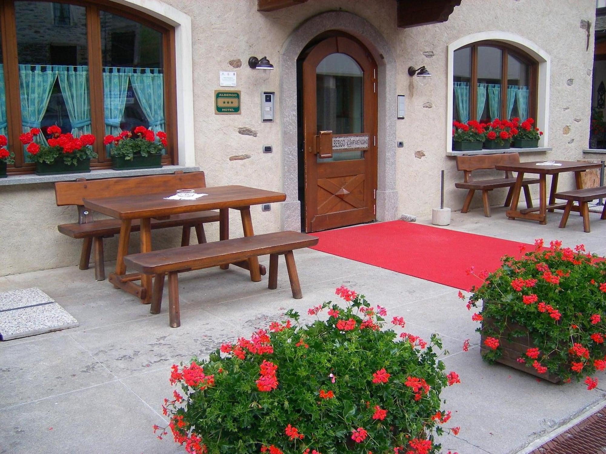 Vista Exterior Hotel Compagnoni