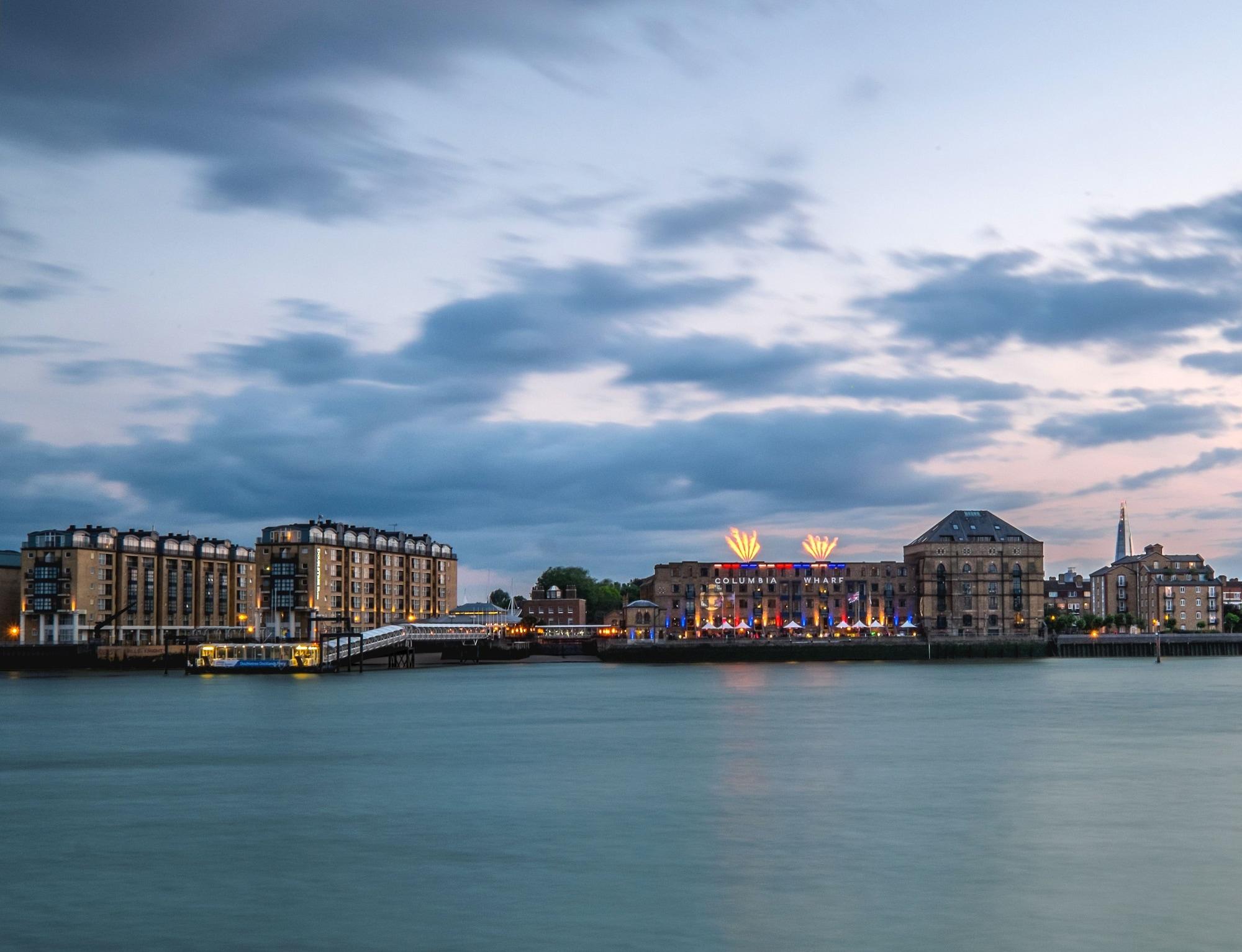 Vista Exterior DoubleTree by Hilton London - Docklands Riverside