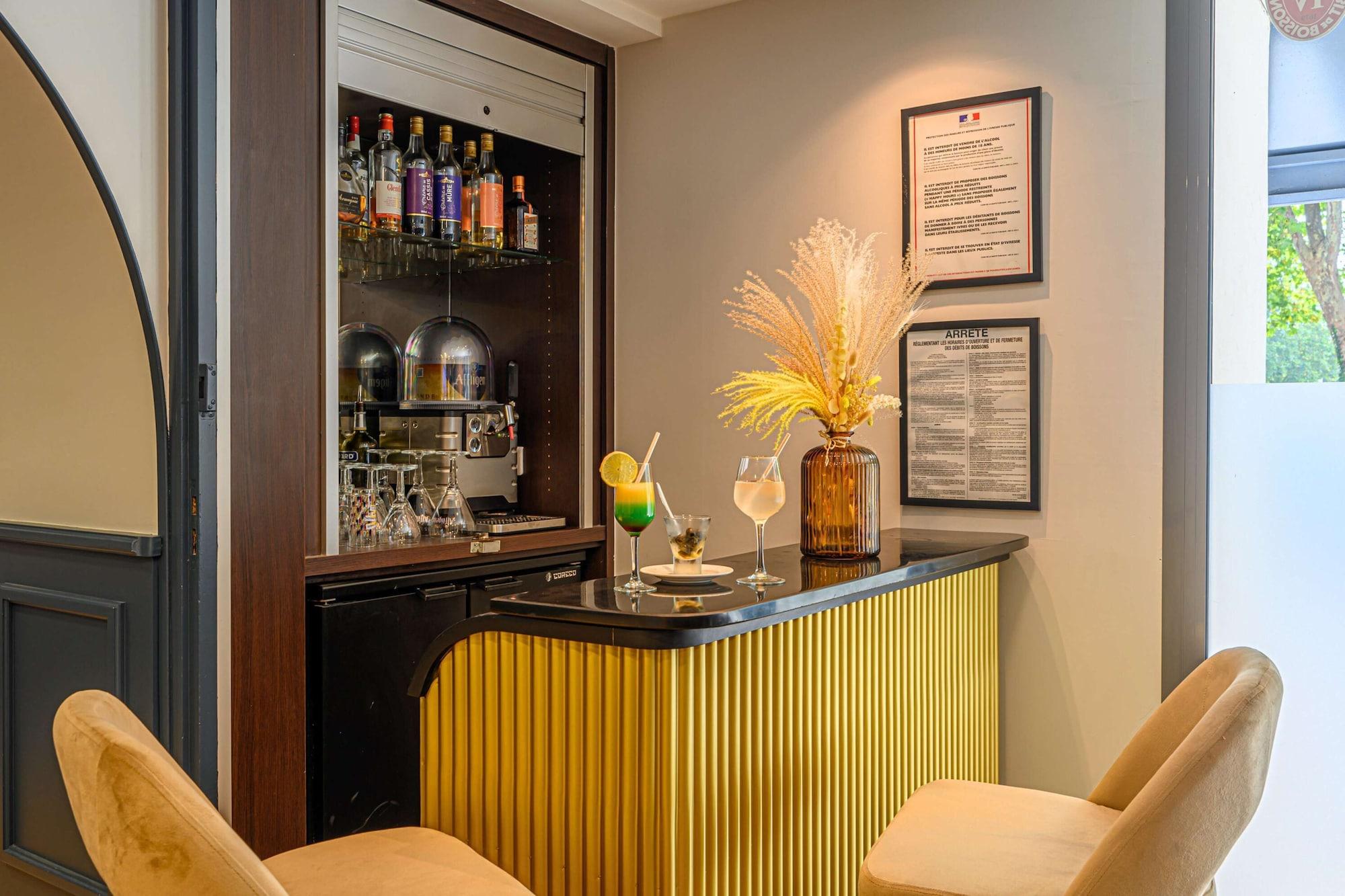 Bar/Salón Kyriad Vannes Centre-Ville