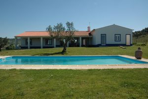 Alquiler Vacacional - Peaceful Country Holiday Home with Swimming Pool In a Wine Region