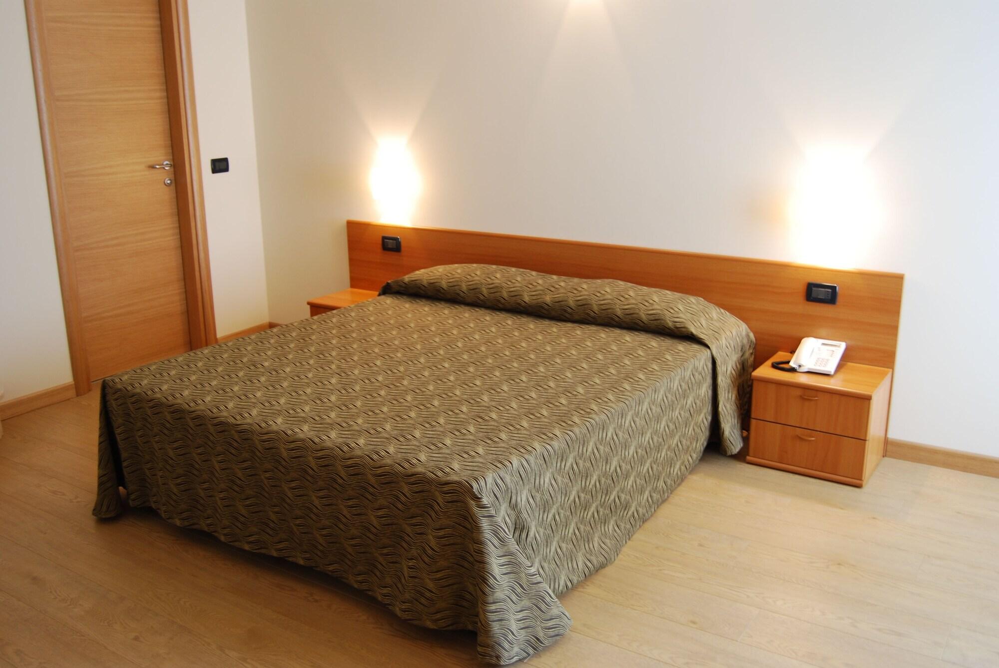 Varios Albergo Ristorante Orazio